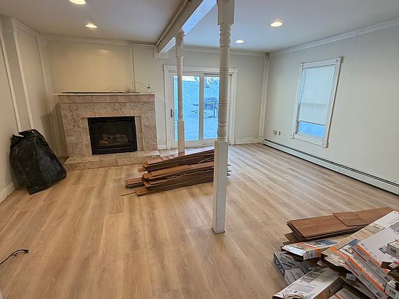 3rd image of 92 Arlington St Floor 1