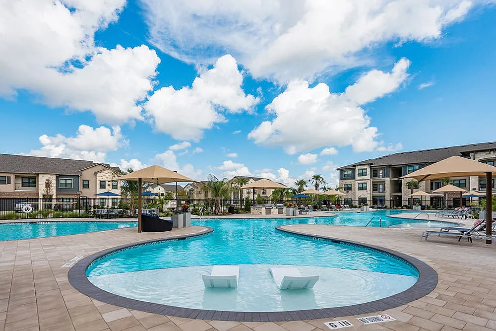 Cortland Luxe Shadow Creek — Photo 2
