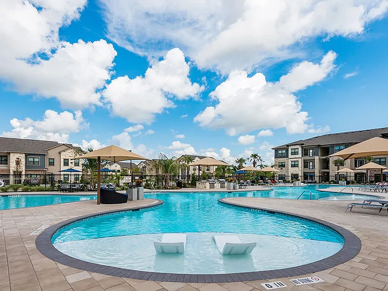 Cortland Luxe Shadow Creek — Photo 2