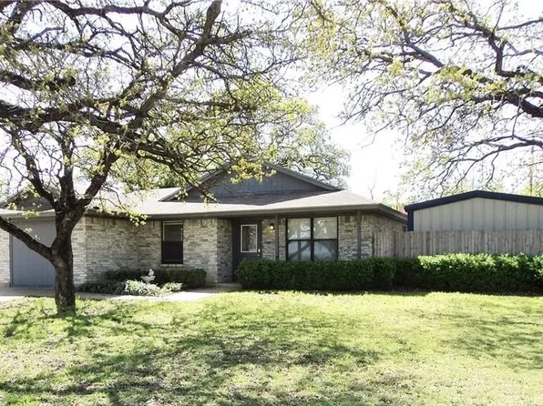 117 Walnut Creek Dr, Azle, TX 76020