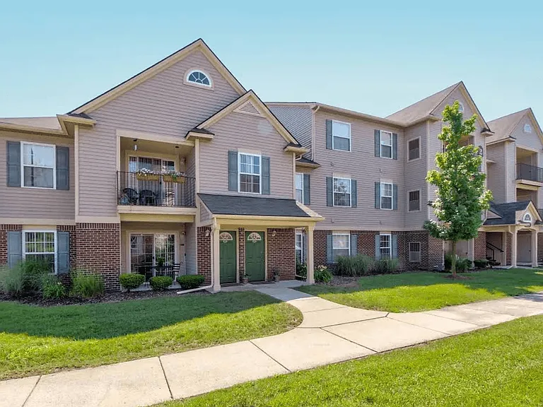 Stratford Place at Brownstown — Photo 3