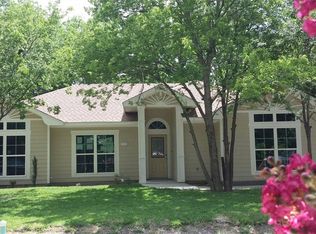 208 Rosa St, Waxahachie, TX 75165