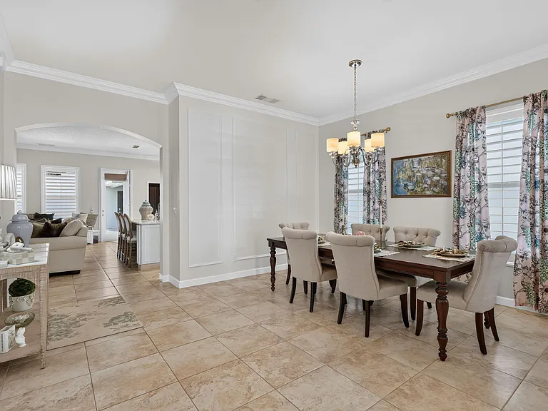 10542 SW Westlawn Blvd — Photo 9