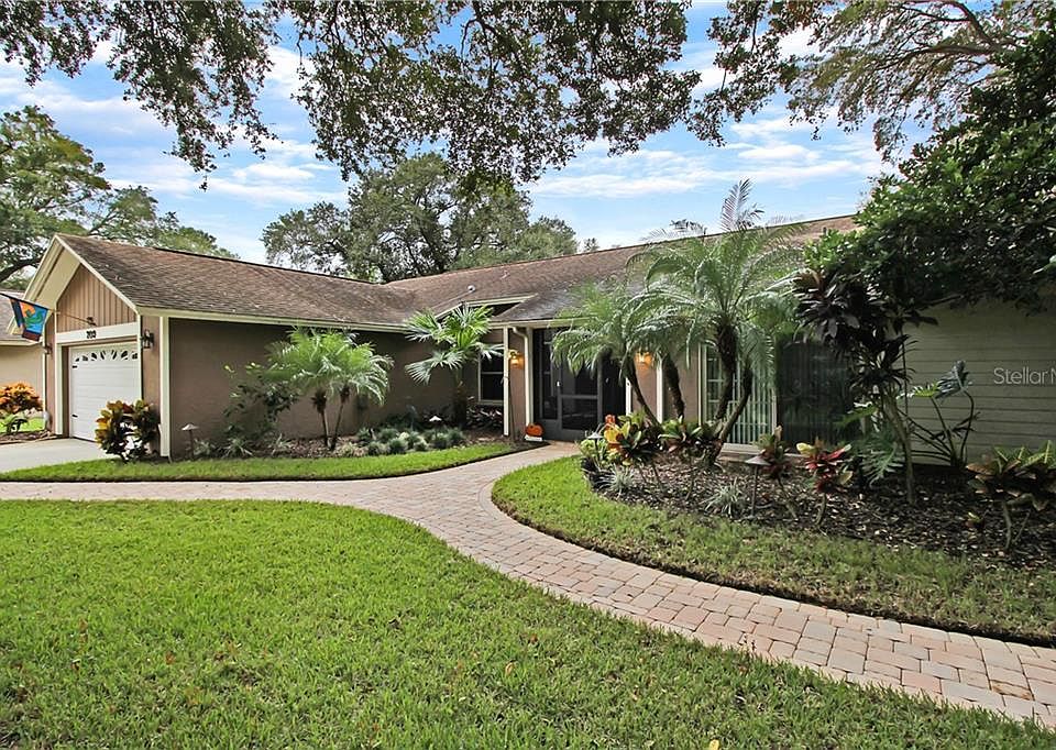 1st image of 209 Mayfair Cir W
