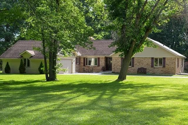 1st image of 63894 Kingsway Ct