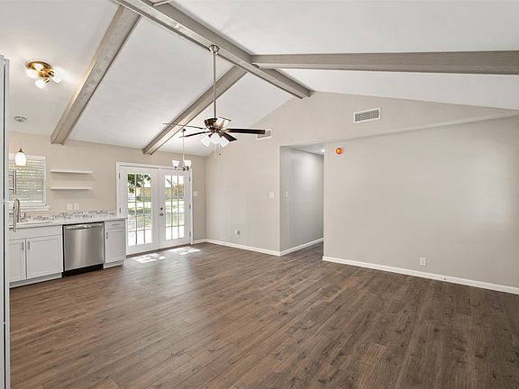 5th image of 110 Meadowood Rd