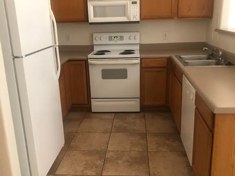 Bella Rosa Apartments — Photo 93