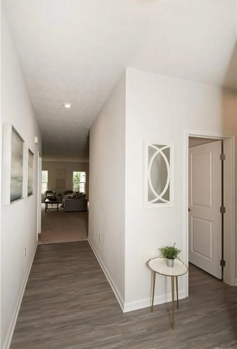 Building Photo - 2125 Schmidt Dr