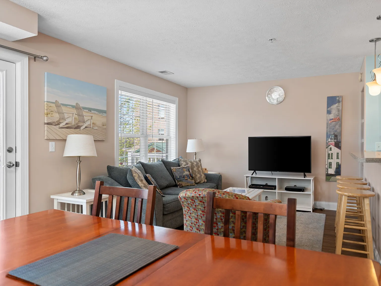 2 bed, 2.5 bath, 1170 sqft, $2,250 — Photo 2
