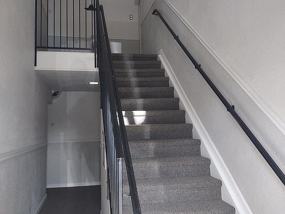 4th image of 237 Seahorse Dr SE #F