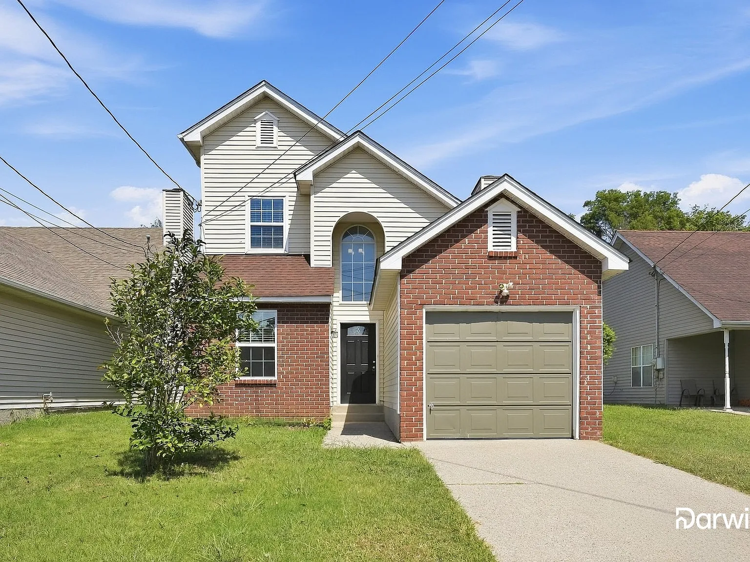 3 bed, 2.0 bath, 1269 sqft, $2,085 — Photo 1