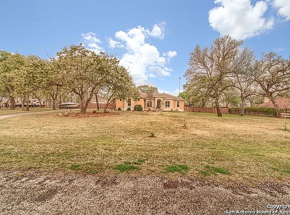 3rd image of 141 Hidden Forest Dr