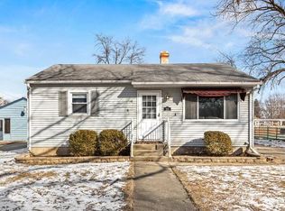 211 N Evanslawn Ave, Aurora, IL 60506