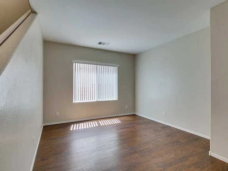 2925 Dowitcher Ave — Photo 43