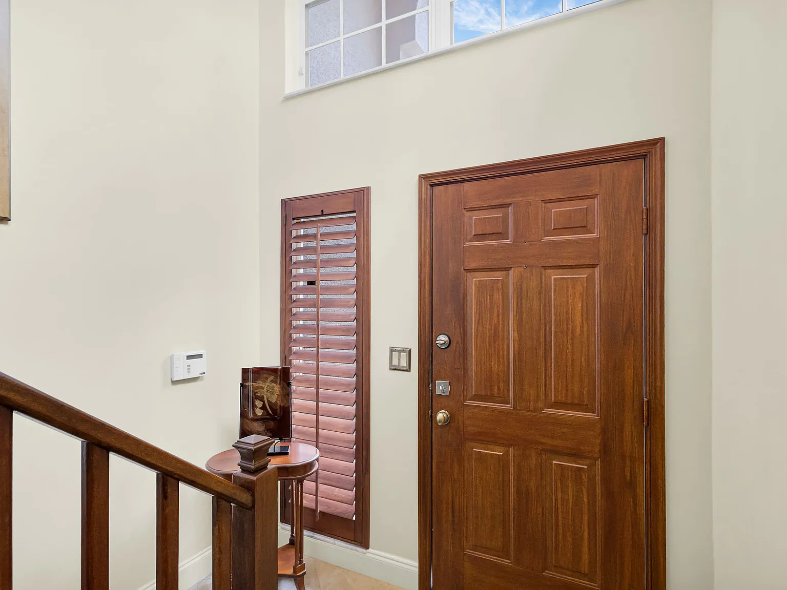 3 bed, 2072 sqft, $6,900 — Photo 2