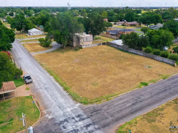 2809 Gordon St, Vernon, TX 76384