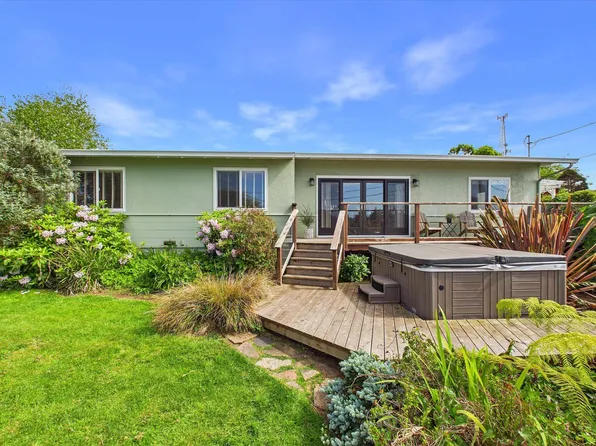 2561 Donna Dr, Eureka, CA 95503