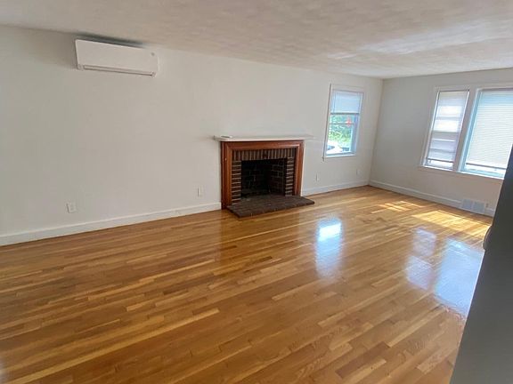 4th image of 266 Lowell St