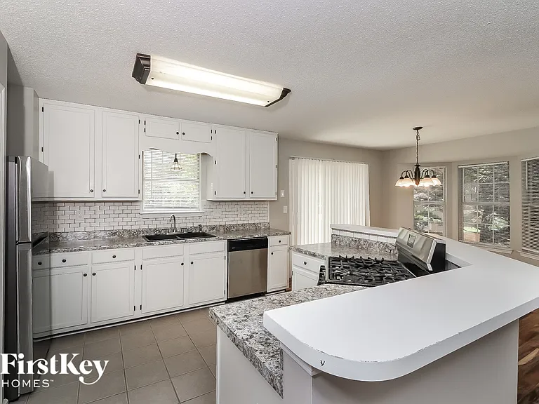 45 Collins Ln — Photo 8