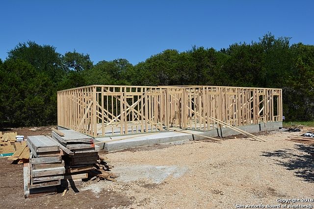 1st image of 403 Twin Elm Dr