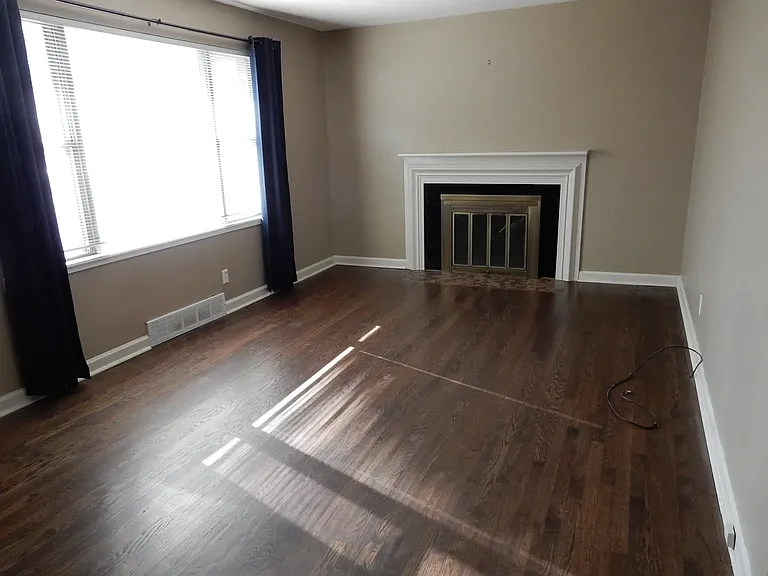 2518 W 75th Pl — Photo 5