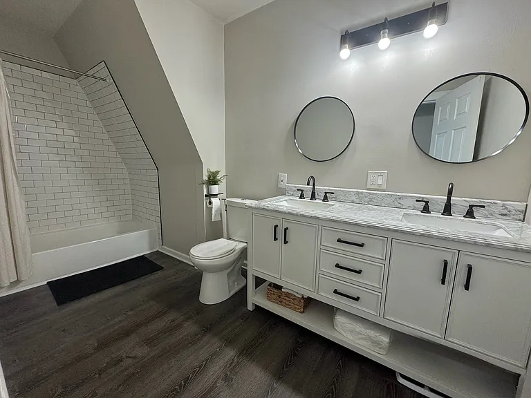 5029 Norwood Ave — Photo 16