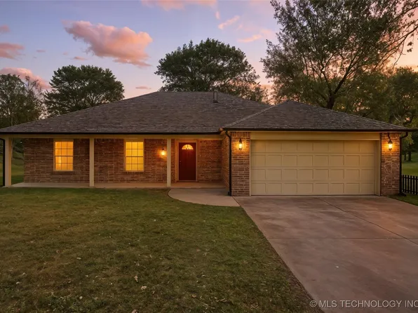 8375 Wright Pl, Broken Arrow, OK 74014