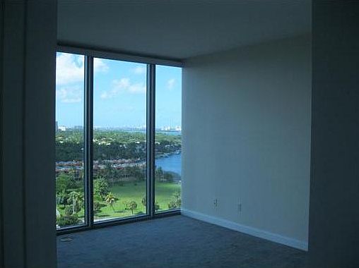 5th image of 601 NE 36th St APT 1202