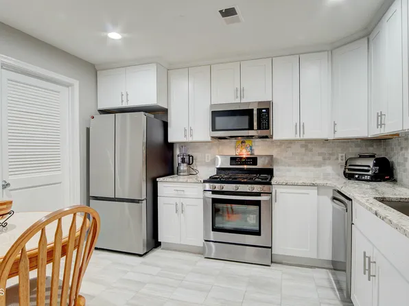 362 Mayfair Place, Morganville, NJ 07751