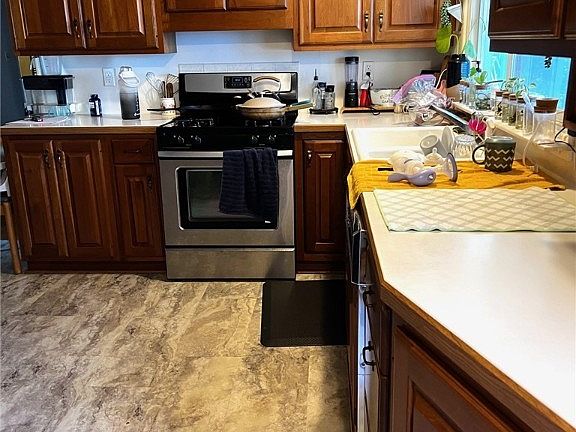 4th image of 3788 Adrian Dr SE