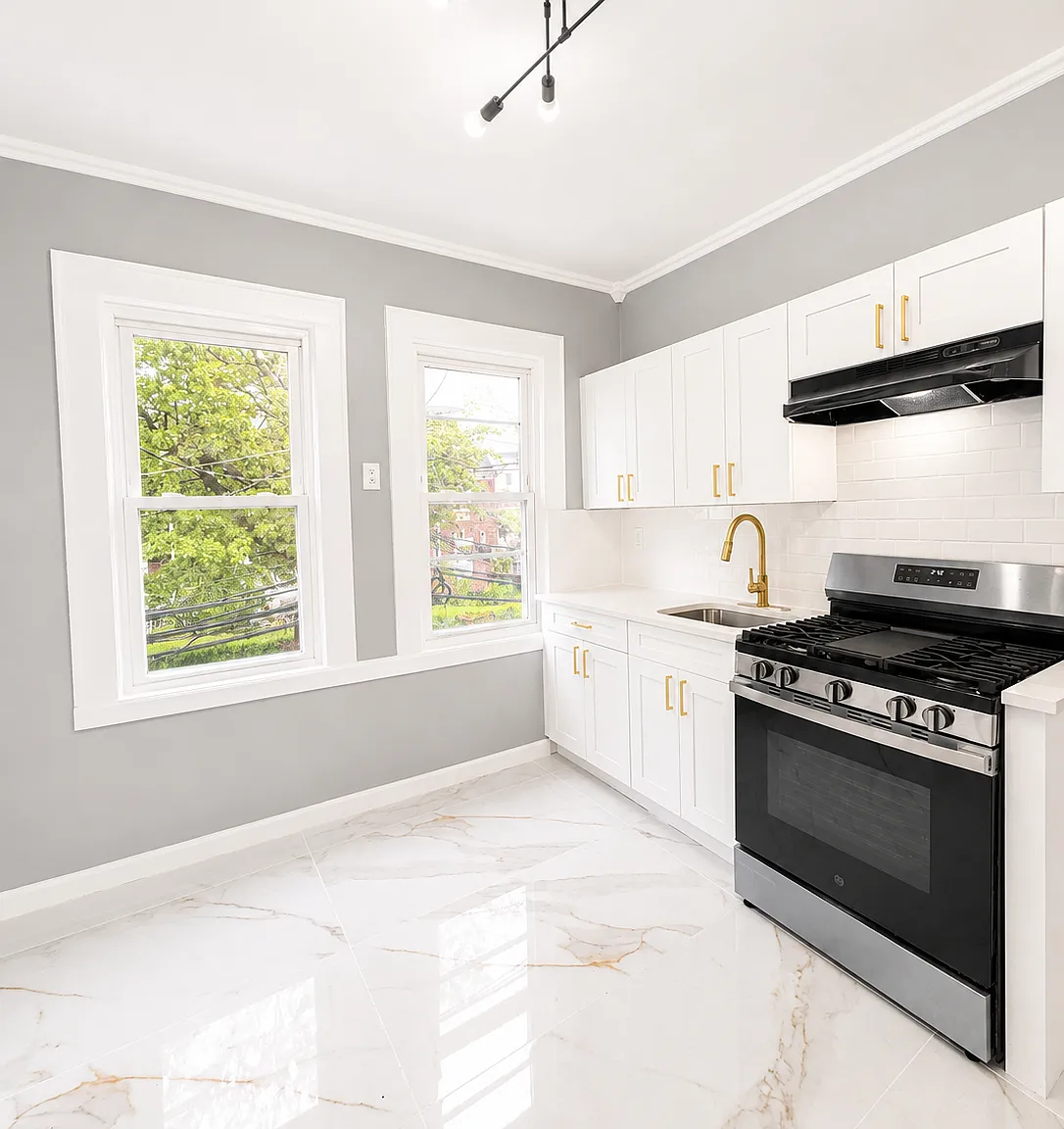 4 bed, 1.5 bath, 1100 sqft, $2,375 — Photo 4