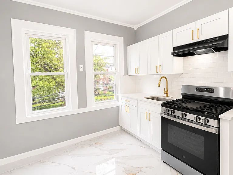192 Mapes Ave #2 — Photo 4