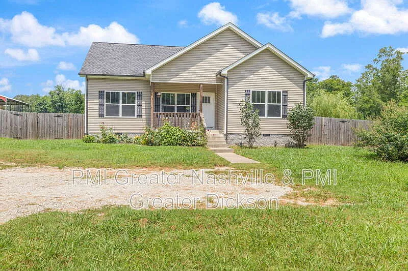 3 bed, 2.0 bath, 1208 sqft, $2,000 — Photo 4