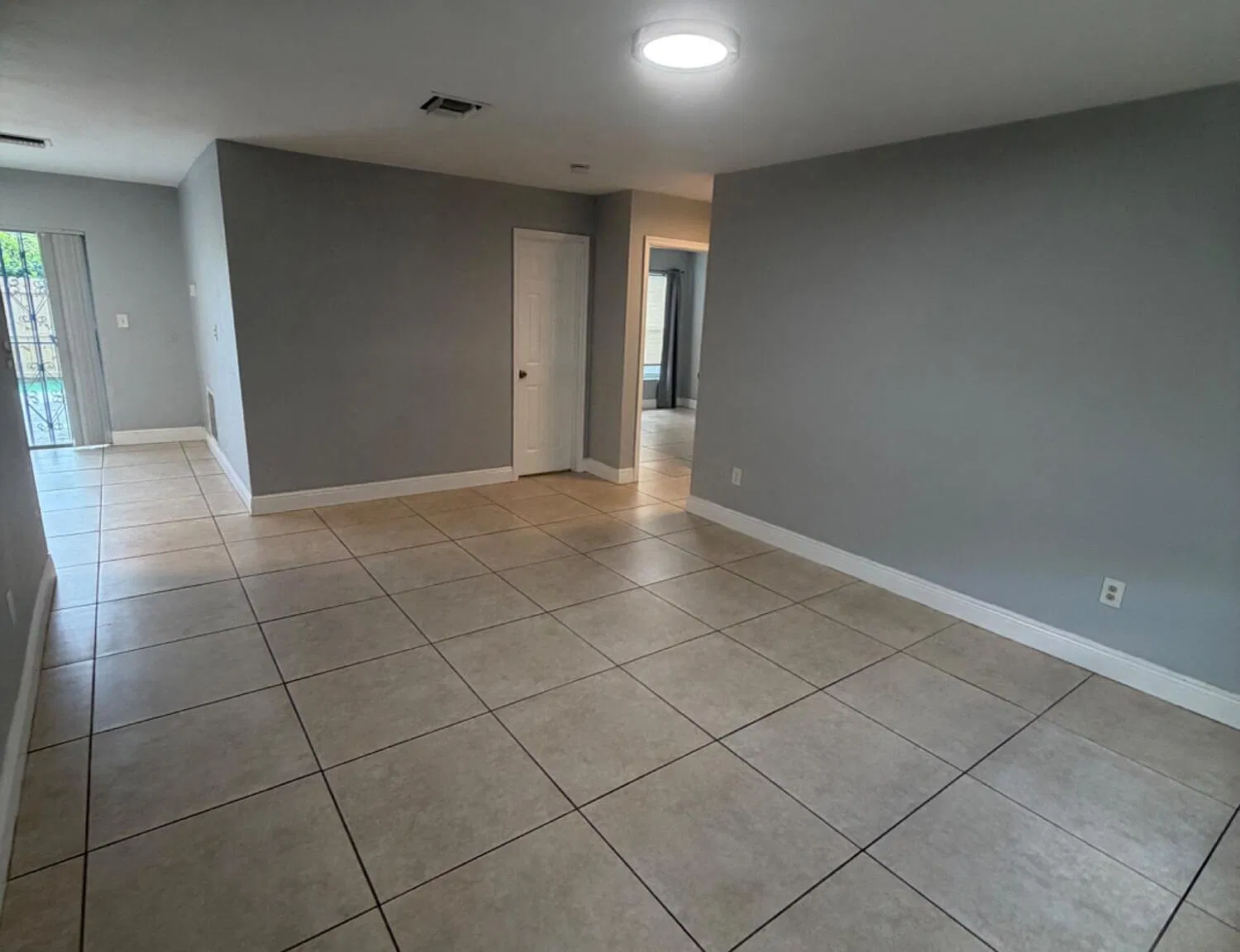 3 bed, 2.0 bath, 1019 sqft, $2,650 — Photo 4