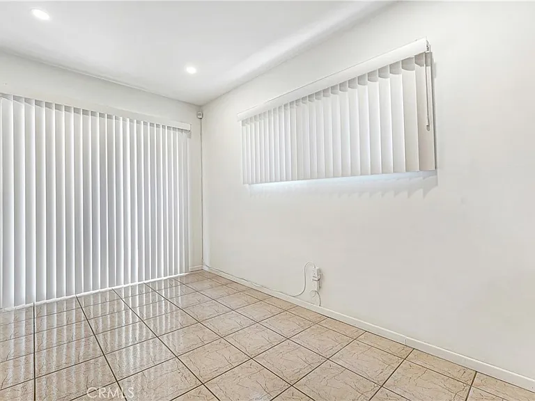 10352 Hayvenhurst Ave — Photo 5