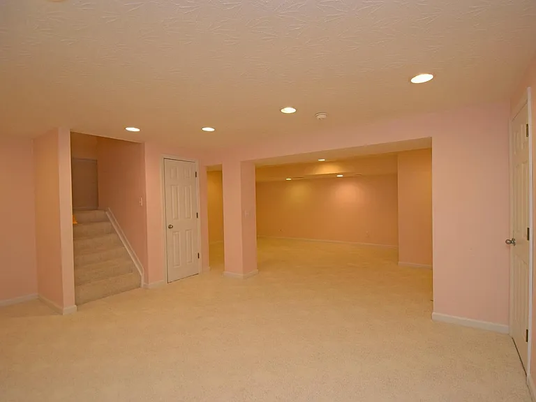 7867 Winding Creek Ct — Photo 20