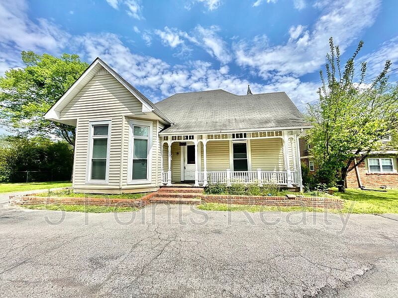 1st image of 555 N Water Ave