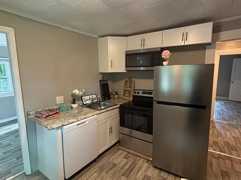 1112 East Dr — Photo 5