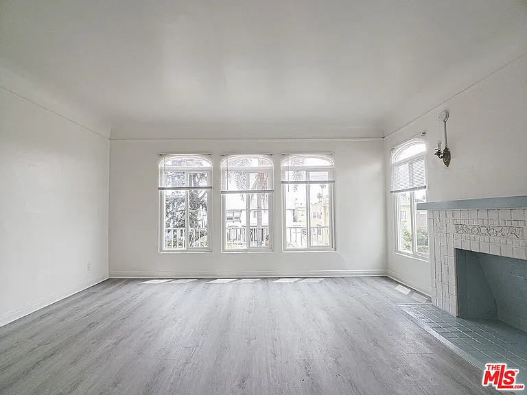 109 S Berendo St #2 — Photo 4