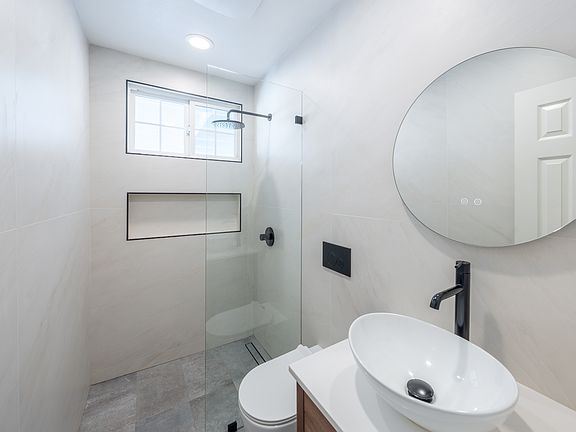 3rd image of 1010 Jaffrey St #1
