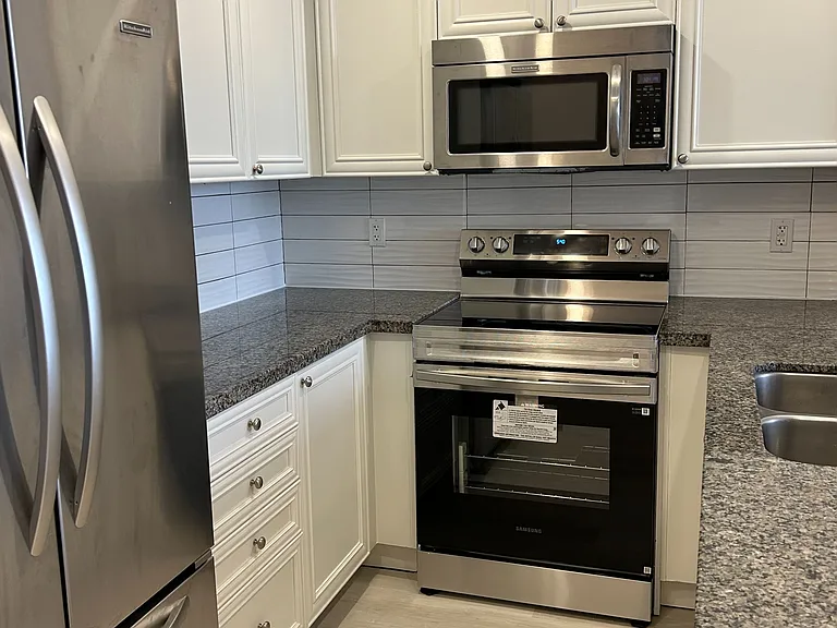 100 Harrison Garden Blvd #GPH23 — Photo 14