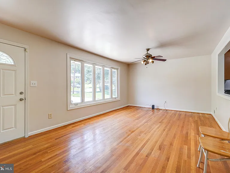 2708 Shanandale Dr — Photo 5