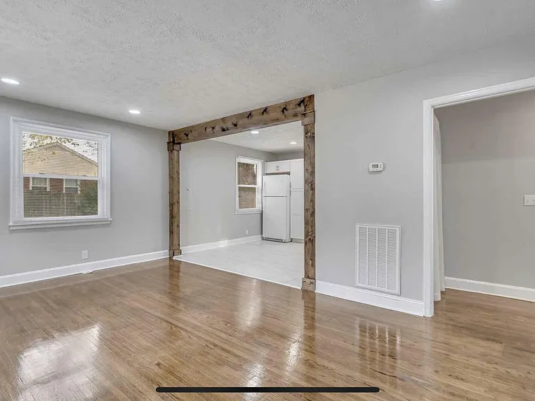 2929 Teakwood Dr — Photo 3