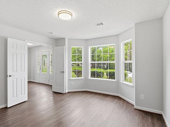 3rd image of 1024 Field View Dr