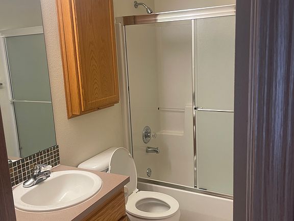 5th image of 7598 SE Johnson St