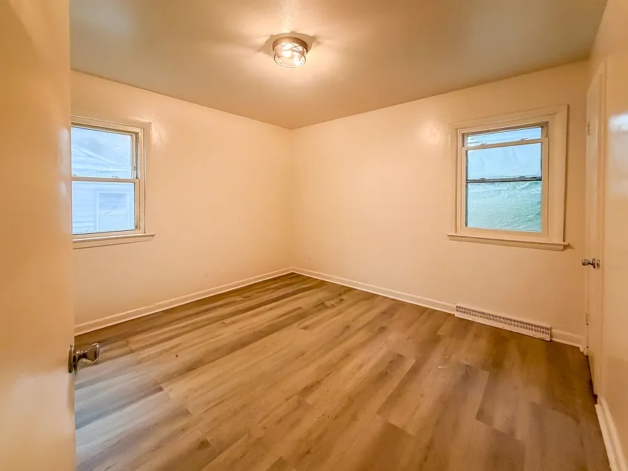 4 bed, 1053 sqft, $1,599 — Photo 3