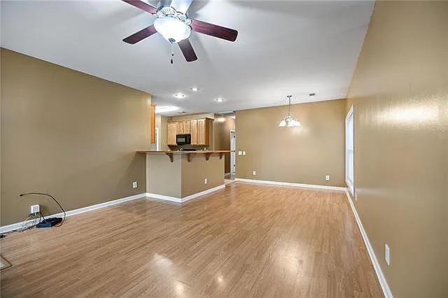 324 Fountains Park Blvd — Photo 5