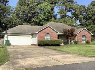 906 April Ln, Beebe, AR 72012