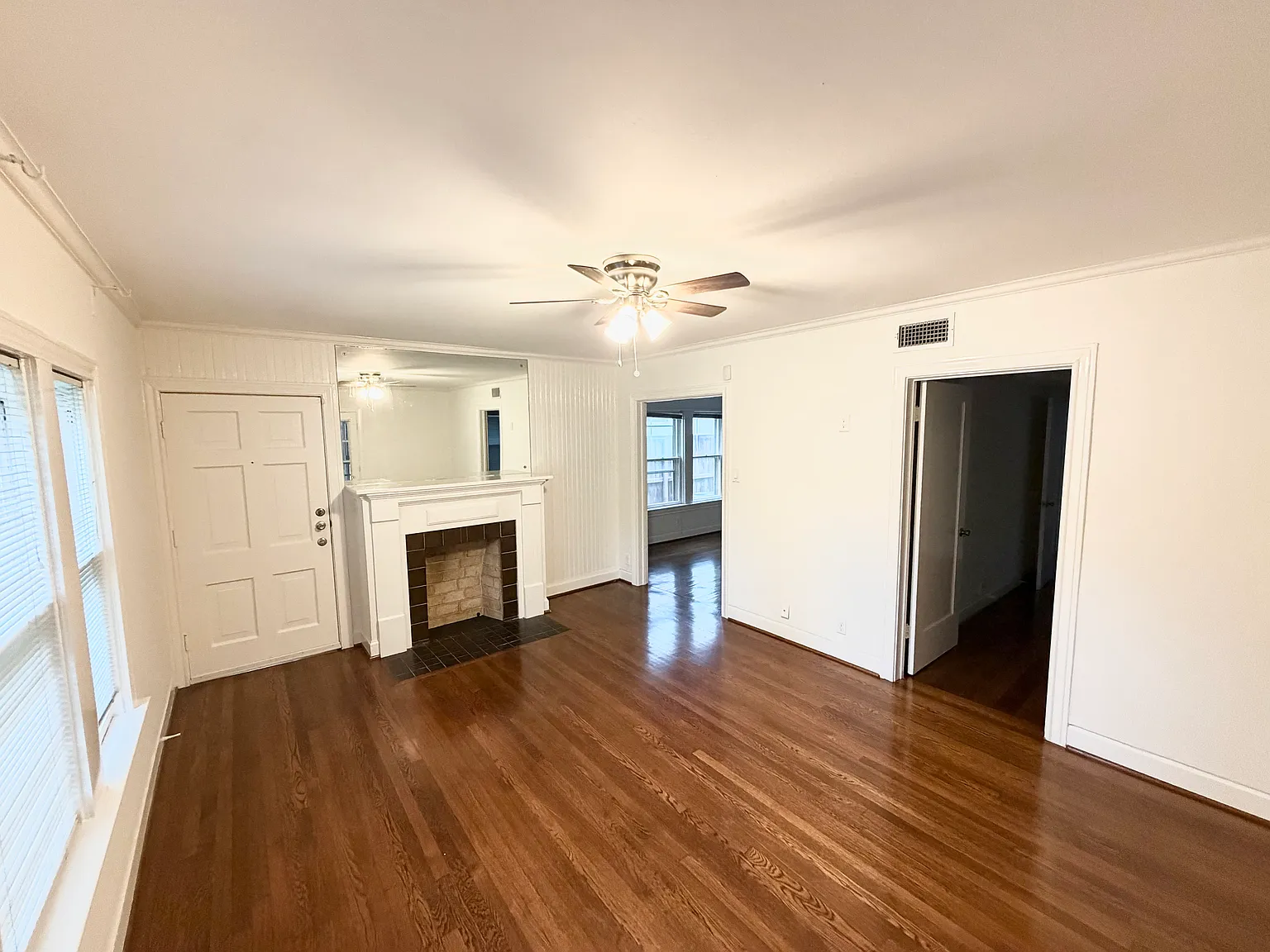 2 bed, 1400 sqft, $2,000 — Photo 1