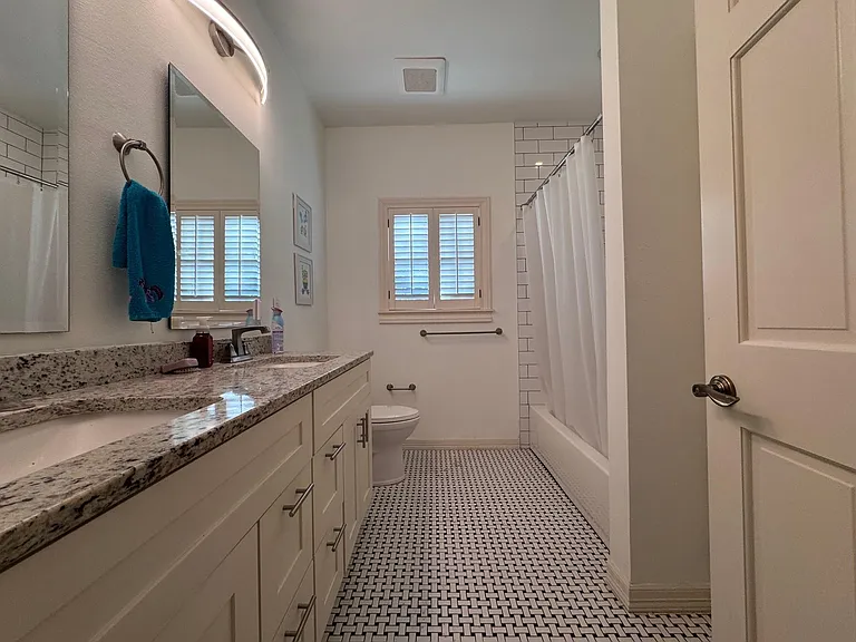 5008 Blaschke Rd — Photo 24